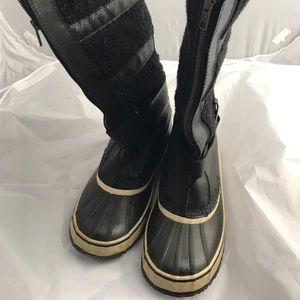 Black Sorel tall winter boots!